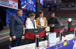 20.02.2024 Олег Кожемяко открыл первый матч по фиджитал-хоккею на «Детях Приморья» | Администрация муниципального округа город Партизанск Приморского края Официальный сайт